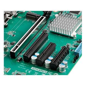 AIMB-588R-00A1 Carte mère Micro ATX processeurs Intel® Core™ de 12e génération, jusqu'à 128 Go de RAM DDR5, 4 ports Ethernet, 5 ports USB 3.2, HDMI, DP et eDP